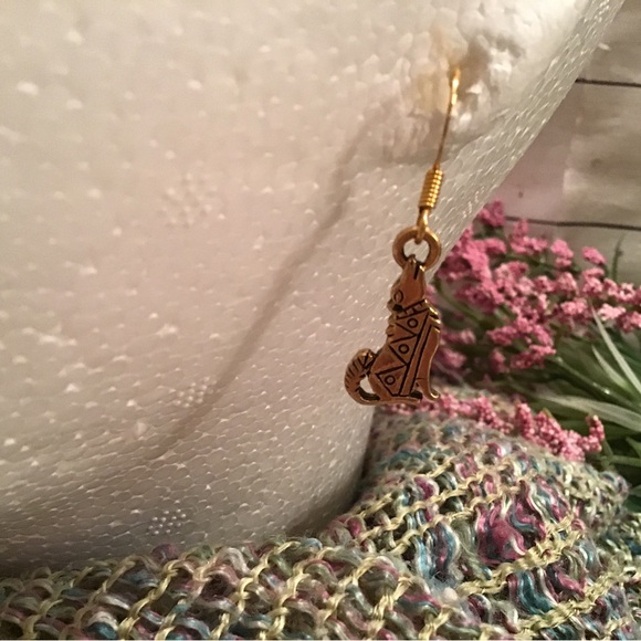 Wolf Earrings - Picture 3 of 7